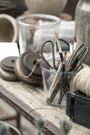 Stor Vintage Saks – Sort Metal | 21,5 cm