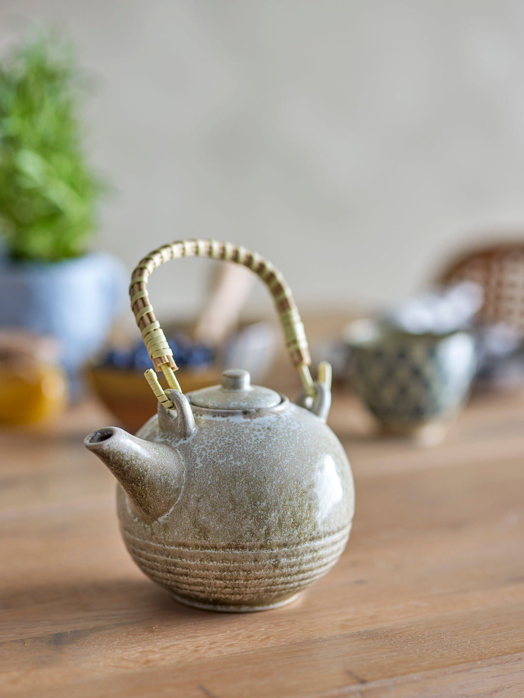 Razan Teapot, Stoneware