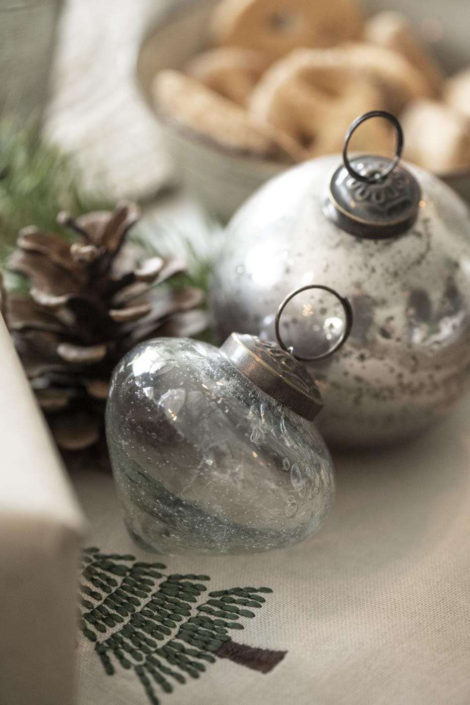 Julekugle bubbled glas løgformet sølv Julekugle Ib Laursen Krusmølle