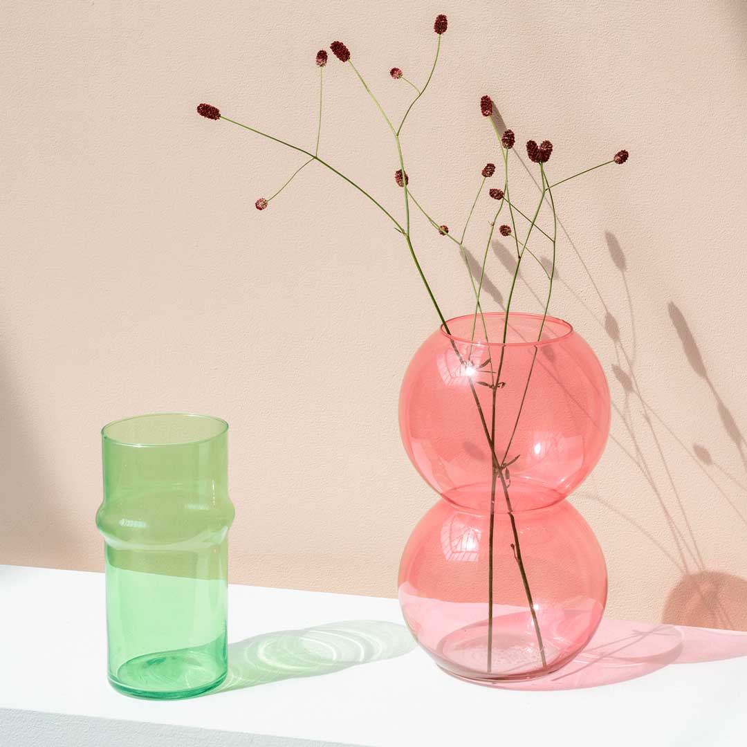Glühbirnenvase aus recyceltem Glas – Rosa